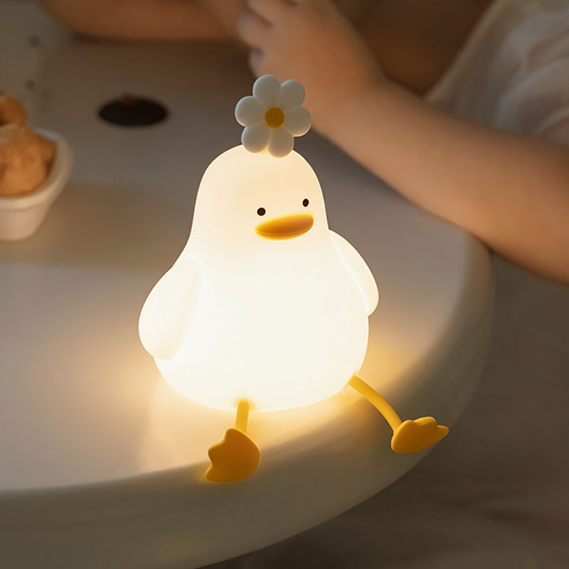 Toddlers Fun Night Light Cute Silicone Duck Night Light Bedside Sleep